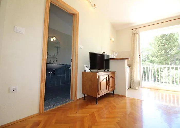 Centre&free Private Parking Makarska