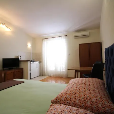 Apartment Centre & Free Private Parking