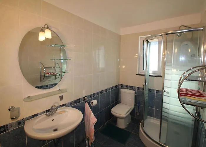 Centre & Free Private Parking Daire Makarska