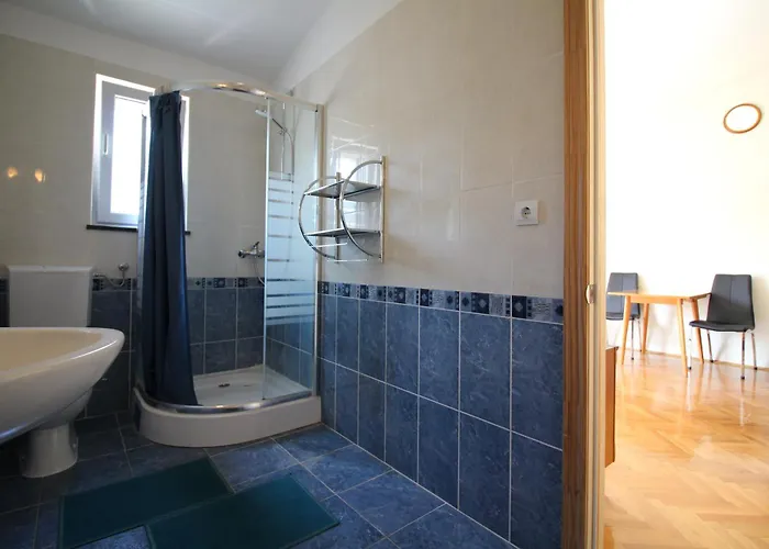 Centre & Free Private Parking