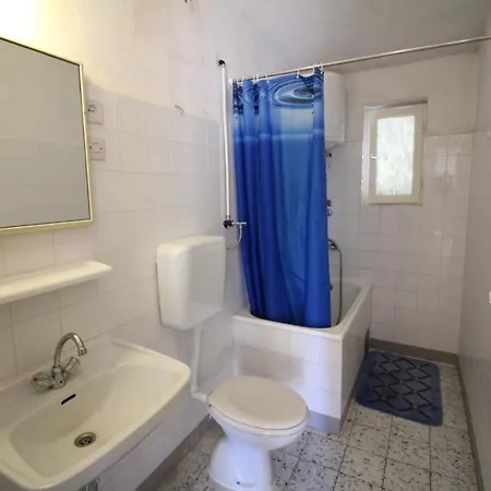 Centre & Free Private Parking *